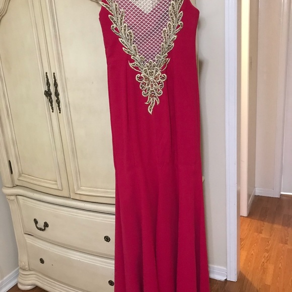 Long dresses - Picture 2 of 5